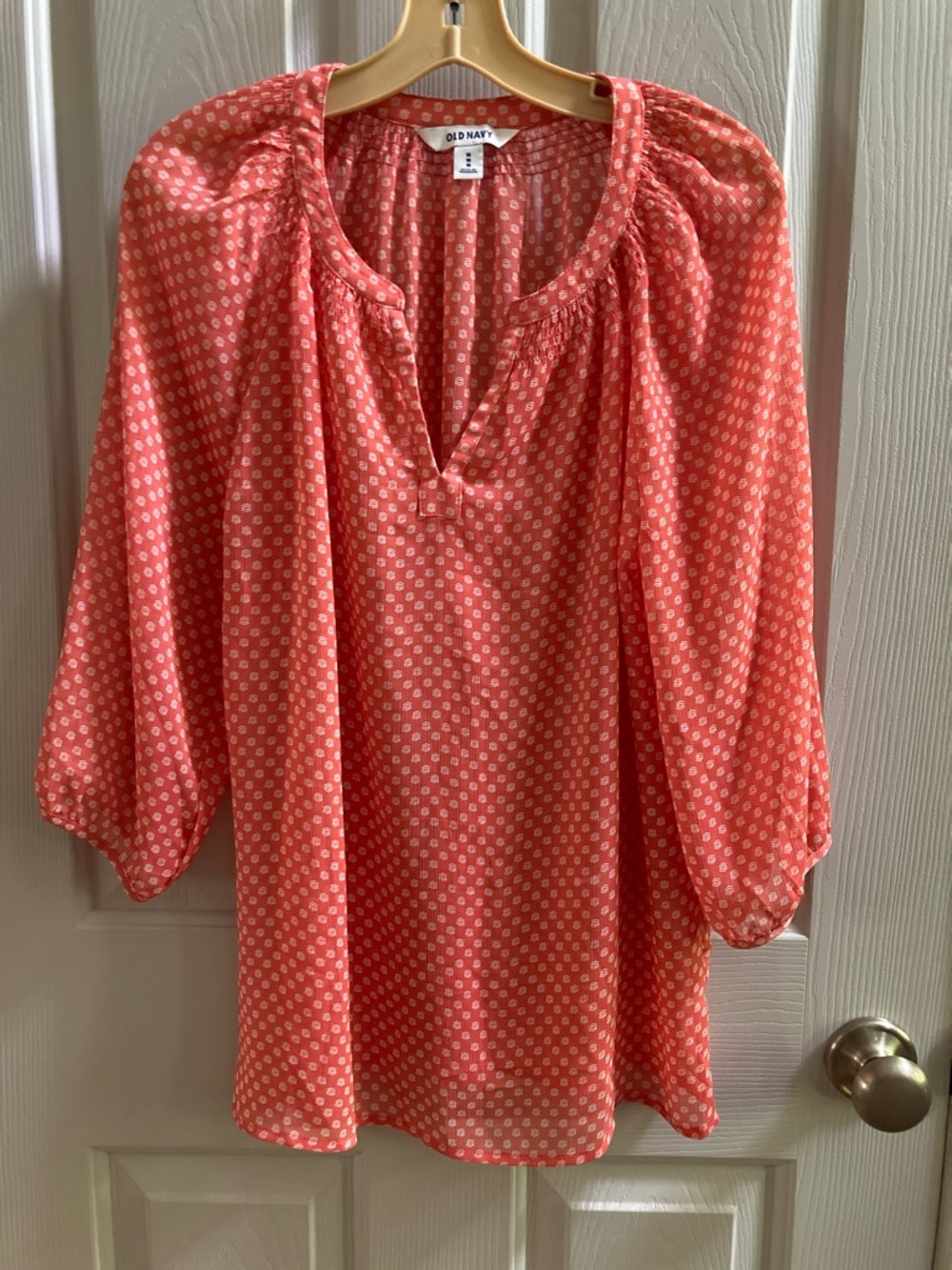 EUC Old Navy Coral Dotted Peasant Top